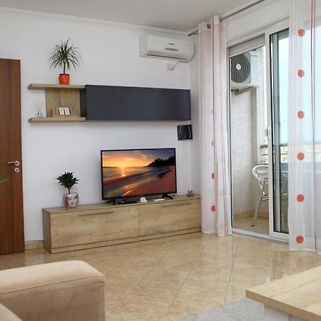 Beautiful Apartment At Port Side! Дуррес Экстерьер фото