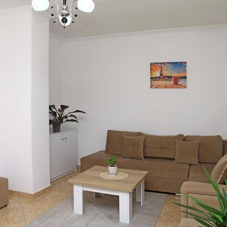 Beautiful Apartment At Port Side! Дуррес Экстерьер фото